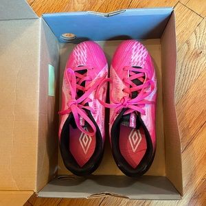 Umbro Girls Pink and Black Youth Soccer Cleats Size 1.5